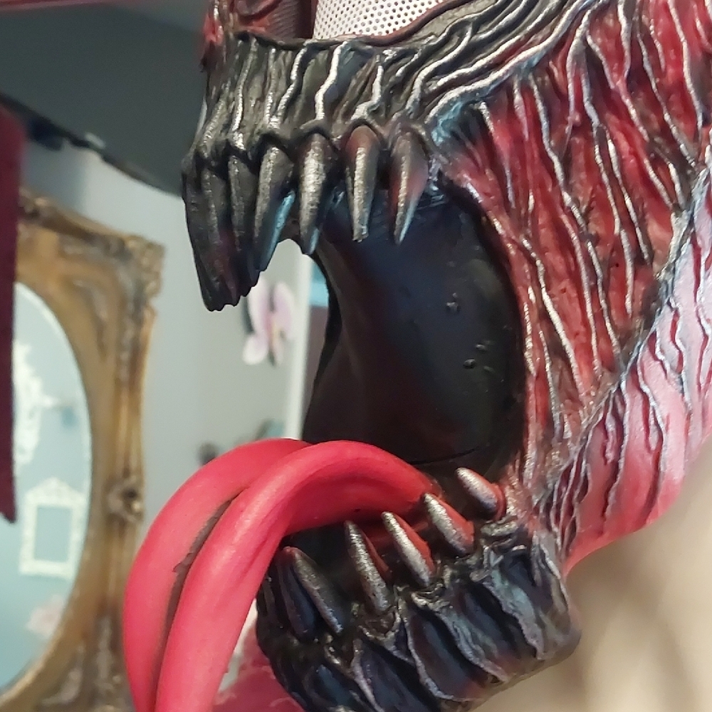 Venom 2 Carnage Mask - Picture 2 of 7
